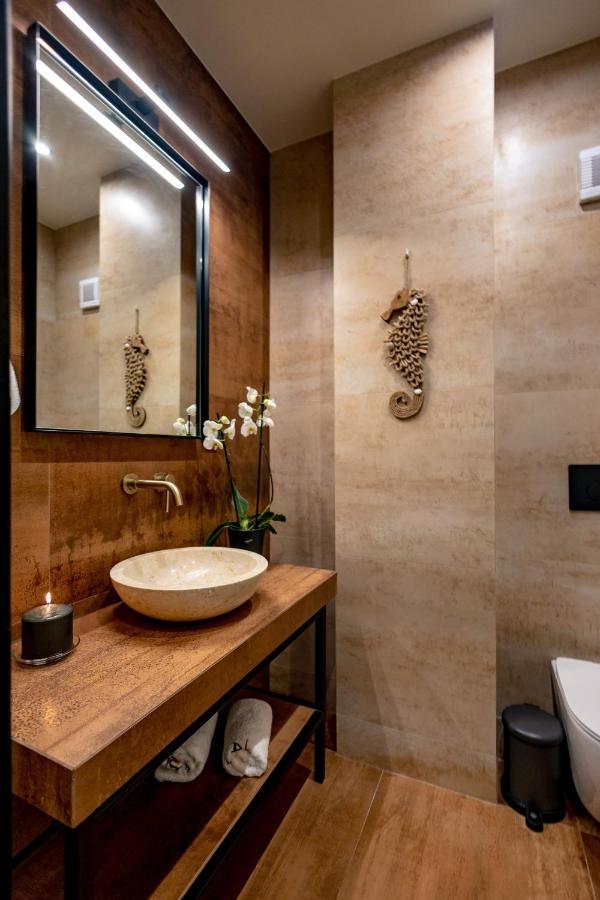 Triple A - Prime Location - Between Monastiraki & Syntagma Square-Free Parking! Atina Dış mekan fotoğraf