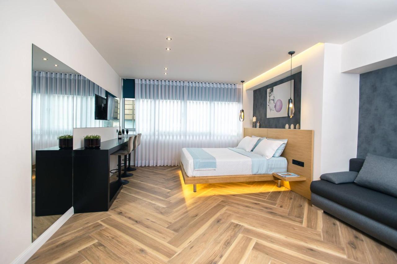 Triple A - Prime Location - Between Monastiraki & Syntagma Square-Free Parking! Atina Dış mekan fotoğraf