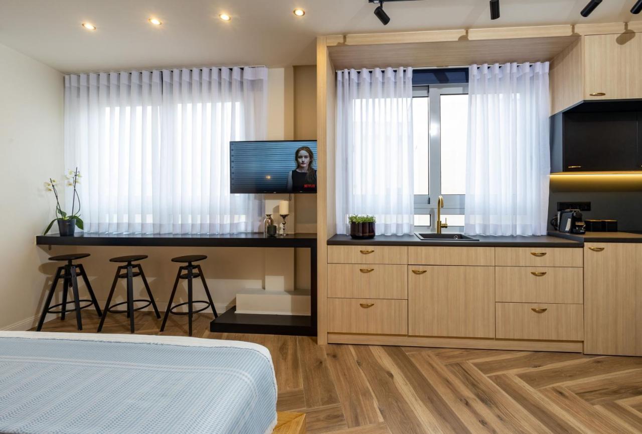 Triple A - Prime Location - Between Monastiraki & Syntagma Square-Free Parking! Atina Dış mekan fotoğraf
